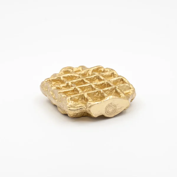 jean-paul-lespagnard-golden-waffle-paperweight (2)